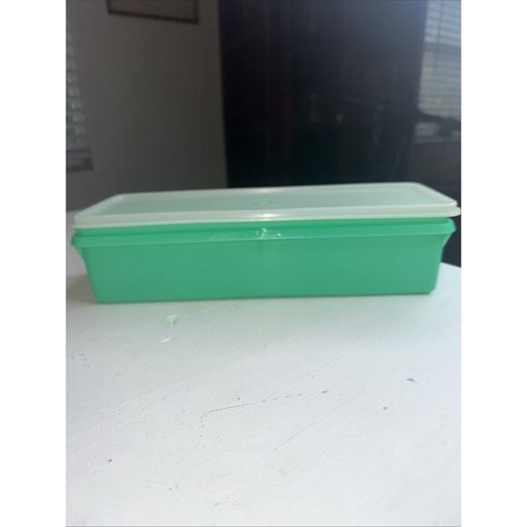 Vintage Tupperware Egg Veggie Celery Keeper # 892-10 With Lid Vibrant Green - Picture 6 of 7
